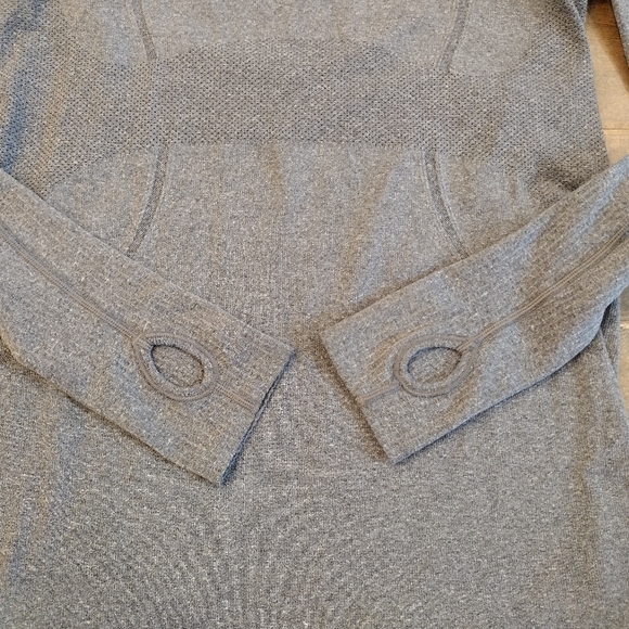 LULULEMON Women's Swiftly Tech gray long-sleeve top - 8 - Picture 6 of 12